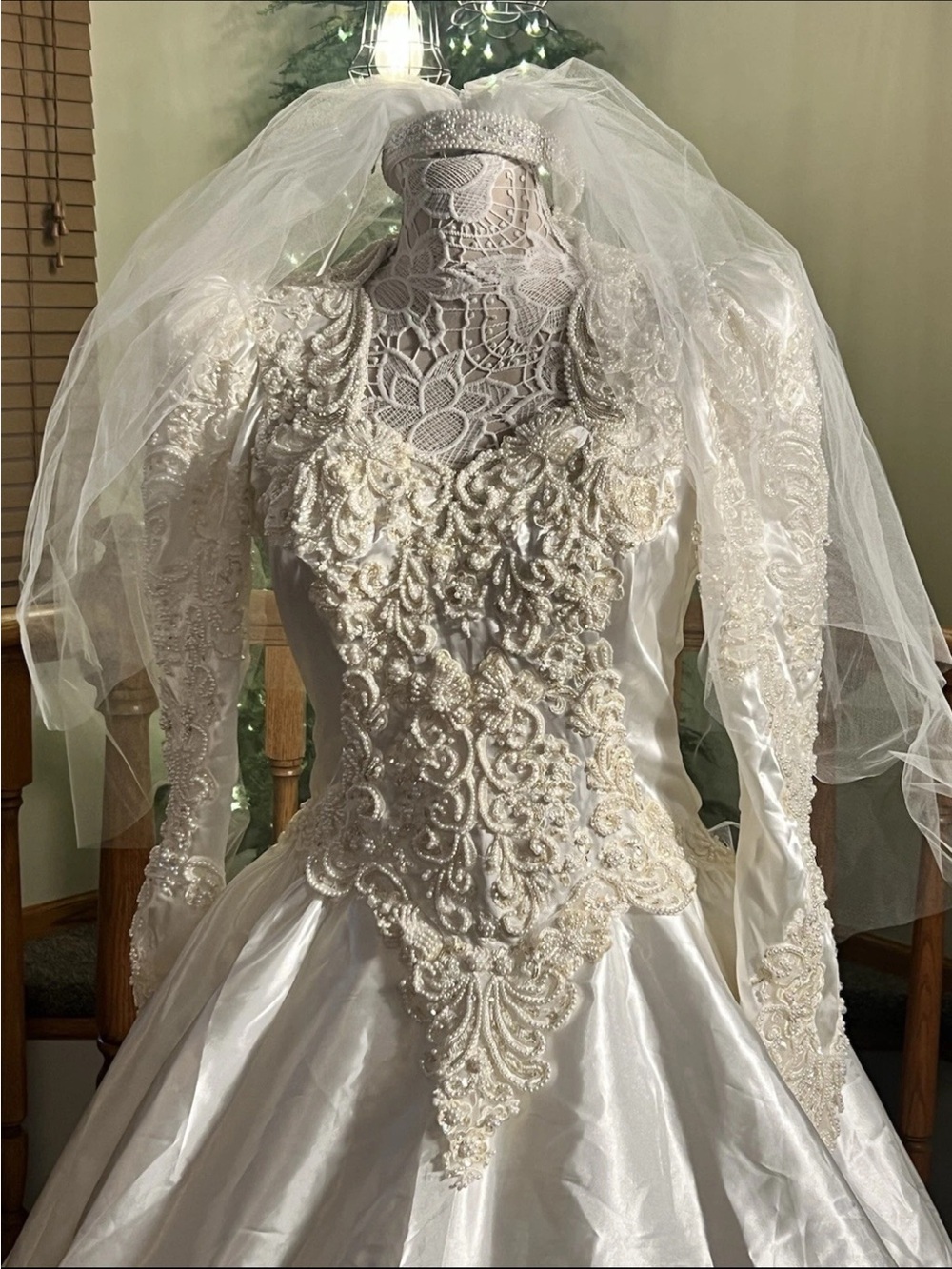 Vintage 1980s Pearl Lace Wedding Dress Royal Train Veil Fits 14/16